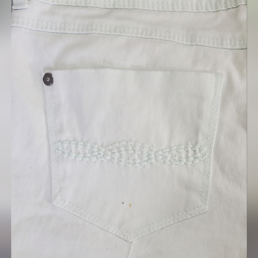 Indigo Rein Light Mint Green Low Rise Short Shorts with Lace Belt - Picture 5 of 11